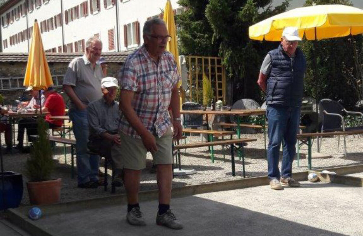 Bocciafreunde beim Spielen