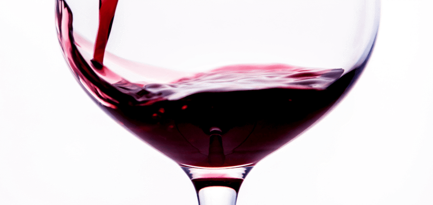 Weinglas mit Rotwein